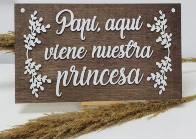 Cartel "Papi aquí viene vuestra Princesa", Emotivo