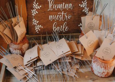 Cartel rincon boda ilumina nuestro baile bengala