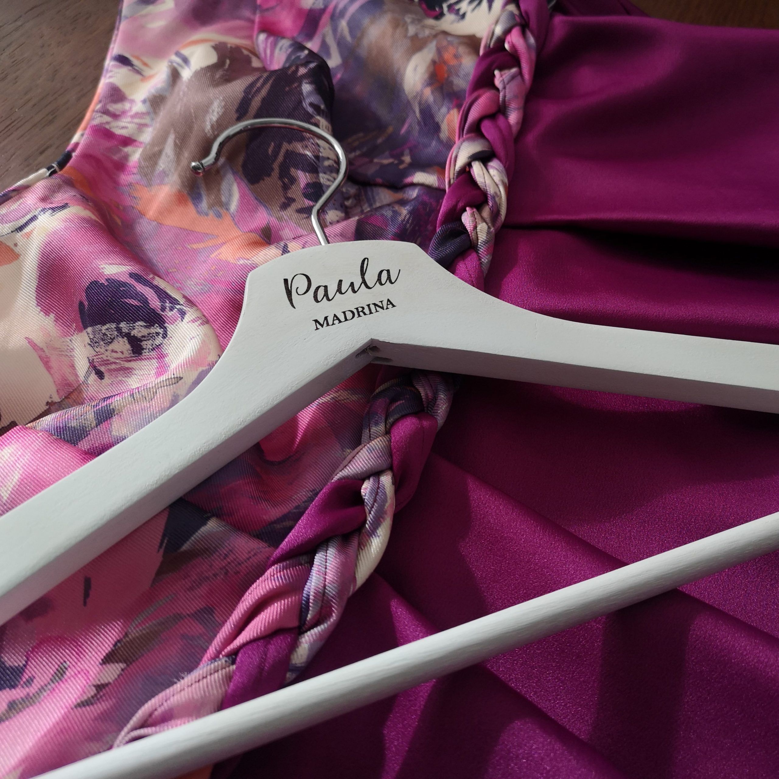 PERCHAS DE MADERA BLANCA MARRON NOVIO Y NOVIA MADRINA