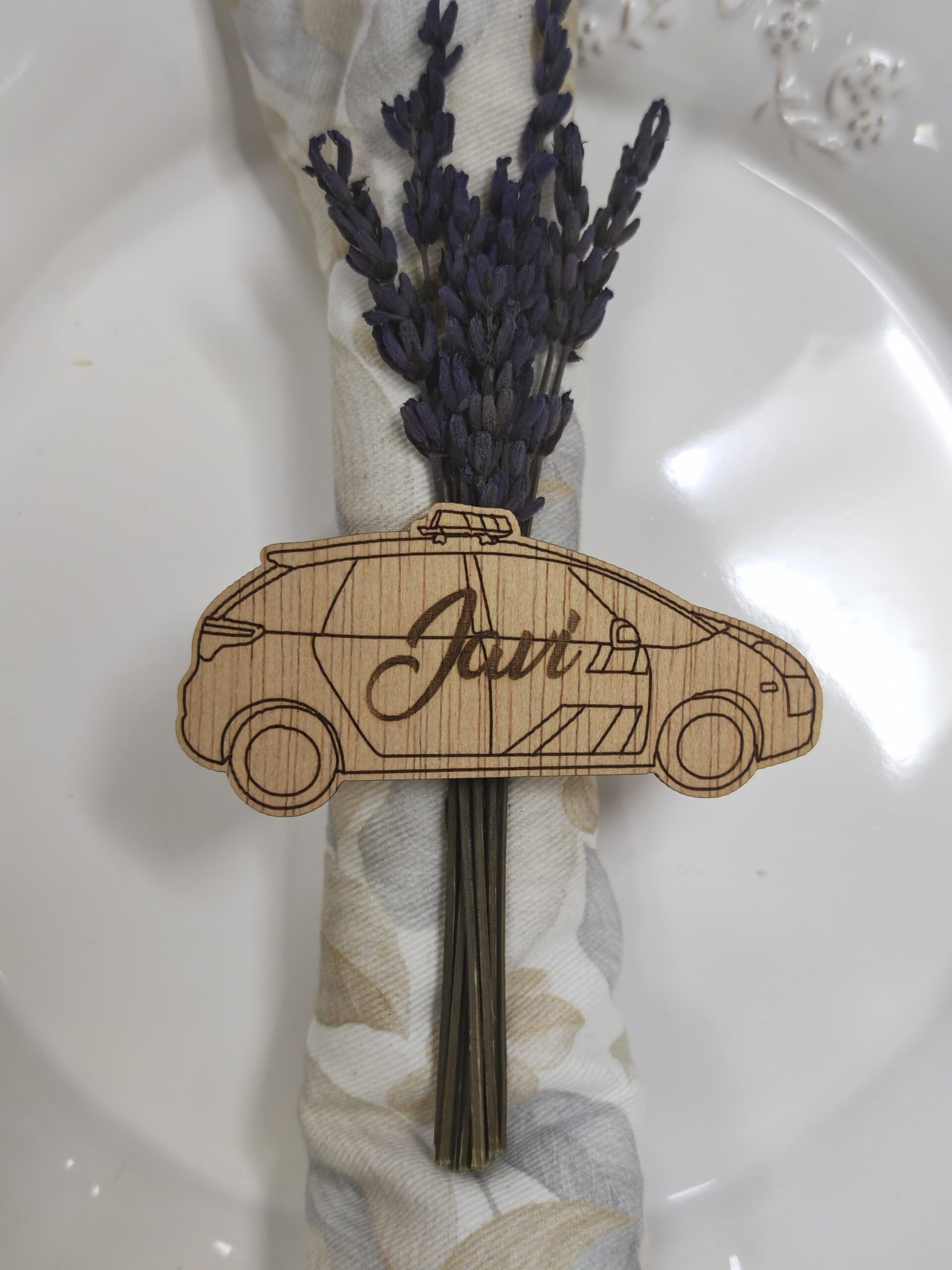 REGALOS BODA PARA INVITADOS MARCASITIOS MADERA POCAHONTAS PELICULA DISNEY HOJA