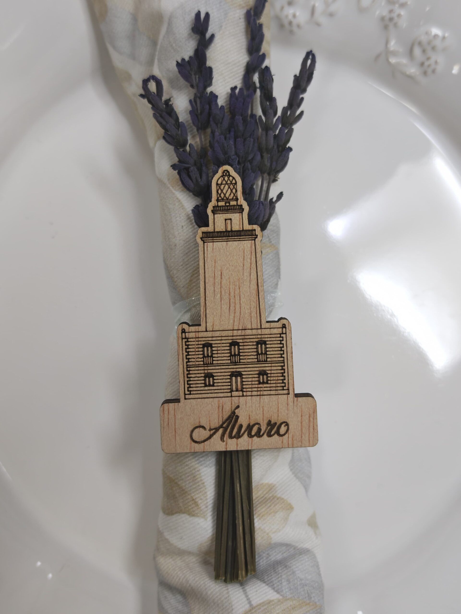 REGALOS BODA PARA INVITADOS MARCASITIOS MADERA FARO MALAGA FAROLA REGALOS BODA PARA INVITADOS MARCASITIOS MADERA MONUMENTO SEVILLA ARCO MACARENA SEMANA SANTA