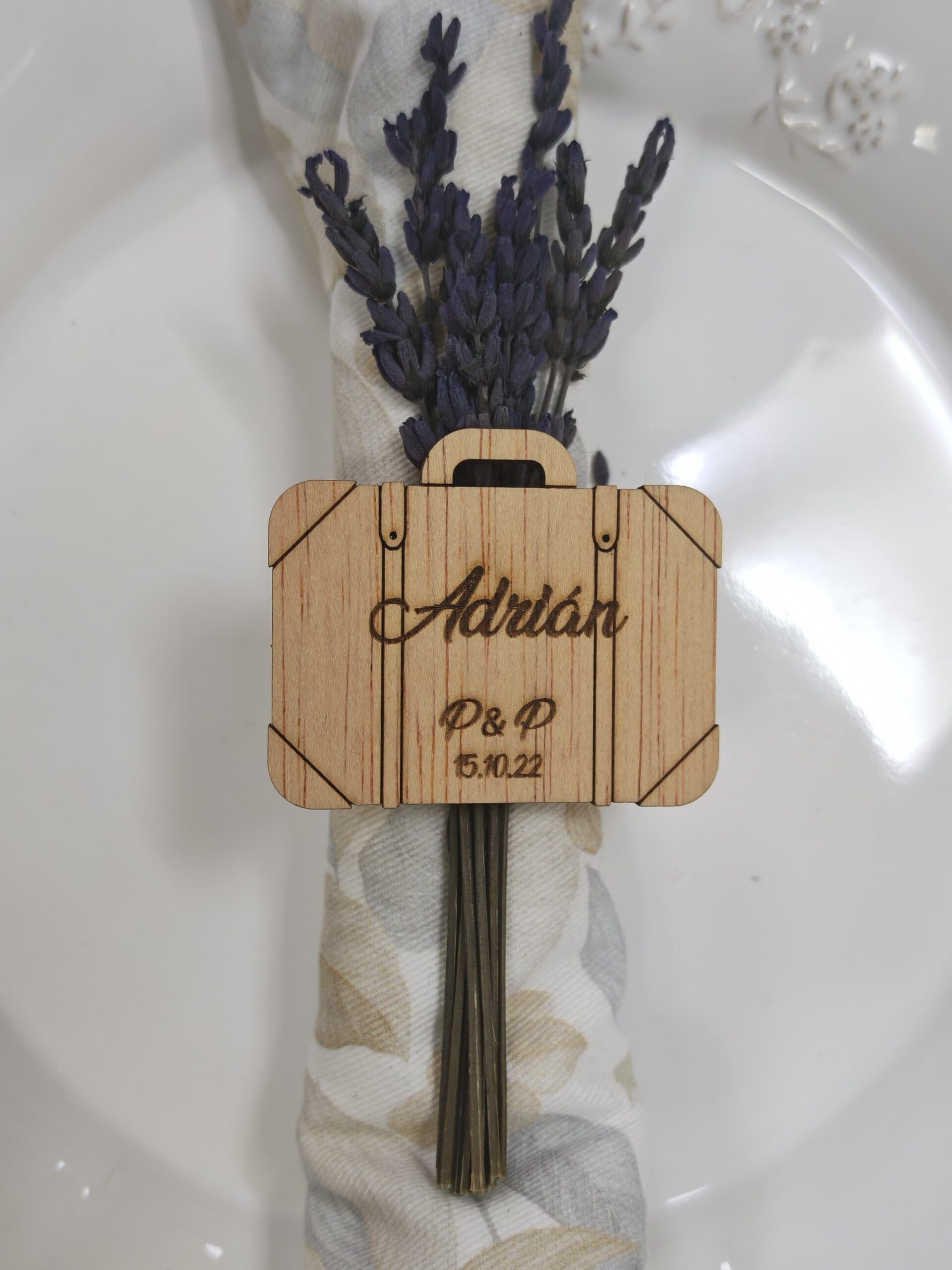 REGALOS BODA PARA INVITADOS MARCASITIOS MADERA MALETA VIAJE TEMATICA VIAJERA
